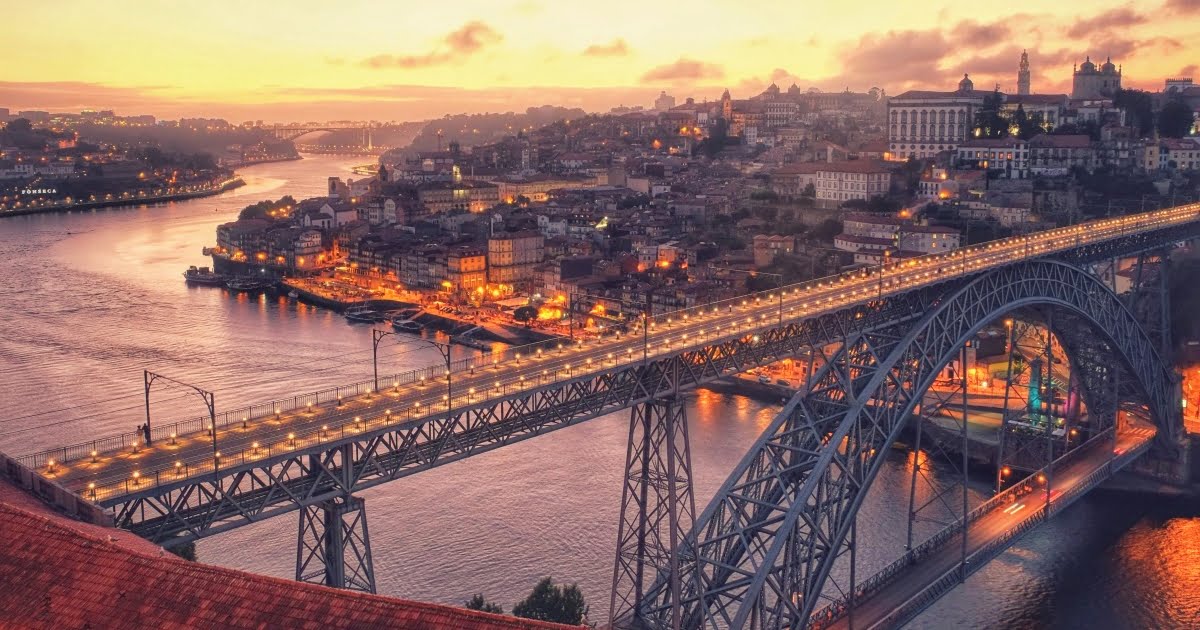 Pont Luis II Bridge & Ribeira at Sunset